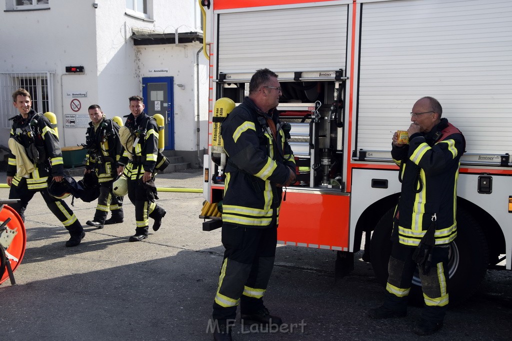 Feuer 2 Koeln Poll Siegburgerstr P170.JPG - Miklos Laubert